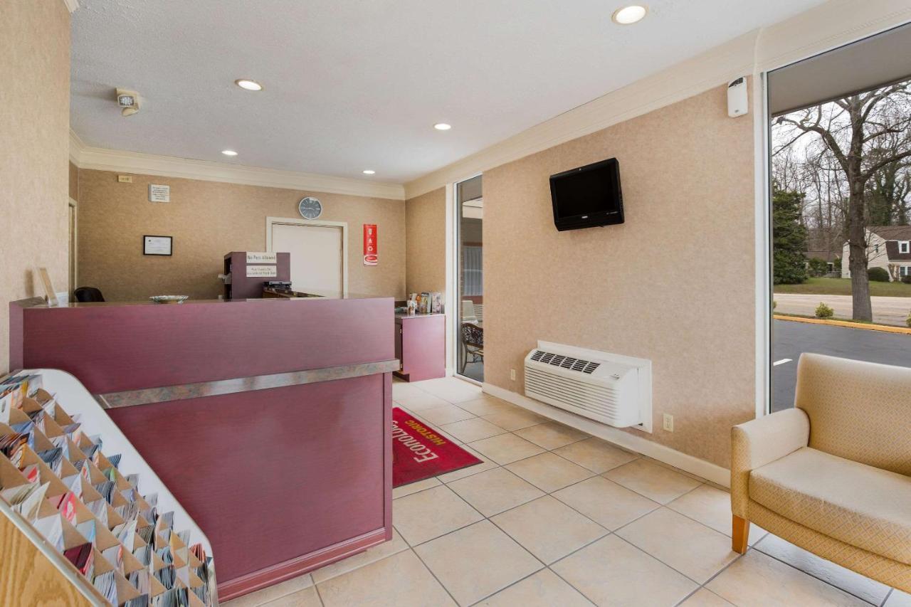 וויליאמסבורג Econo Lodge Historic Area מראה חיצוני תמונה