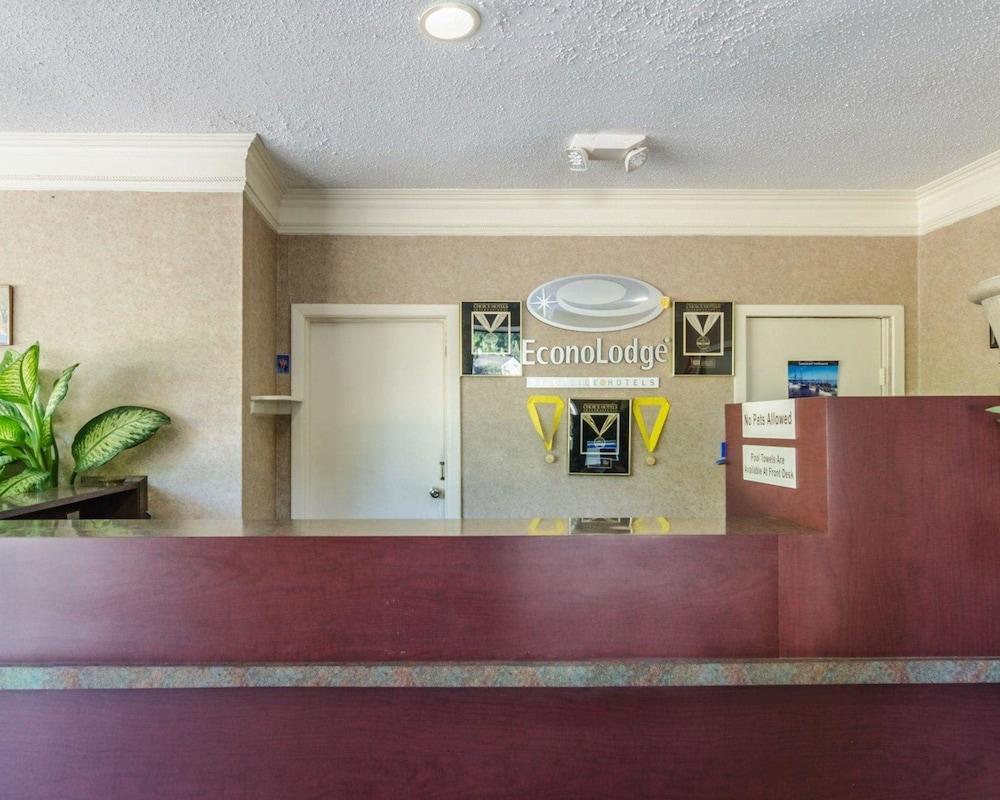 וויליאמסבורג Econo Lodge Historic Area מראה חיצוני תמונה