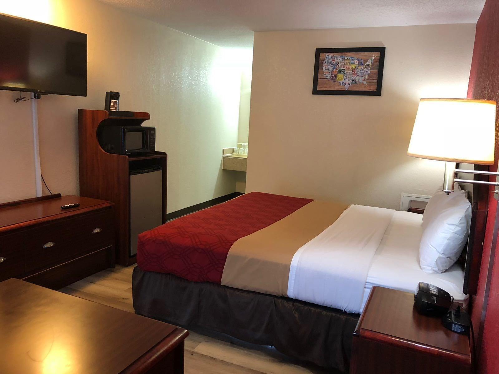 וויליאמסבורג Econo Lodge Historic Area מראה חיצוני תמונה