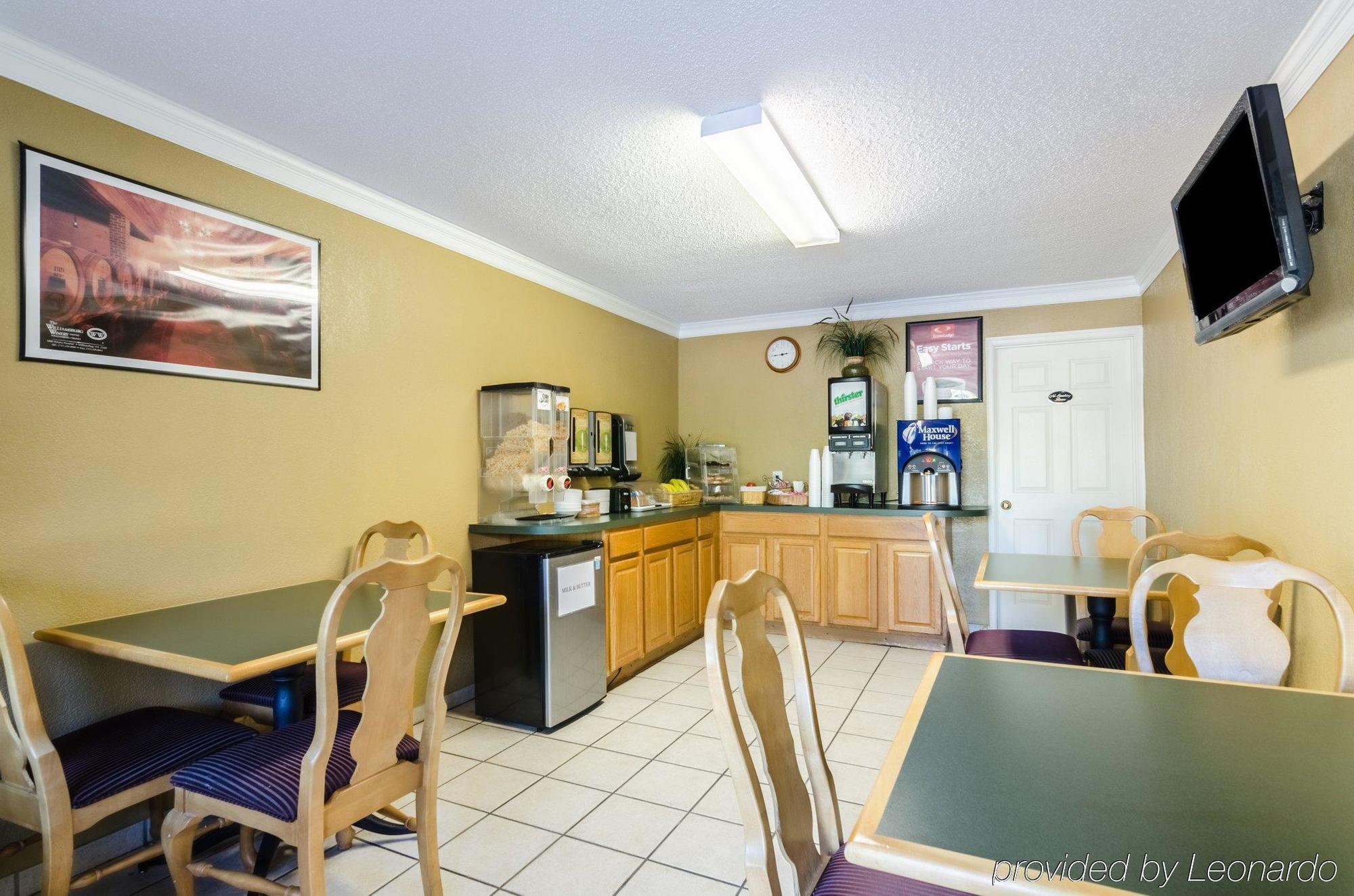 וויליאמסבורג Econo Lodge Historic Area מראה חיצוני תמונה