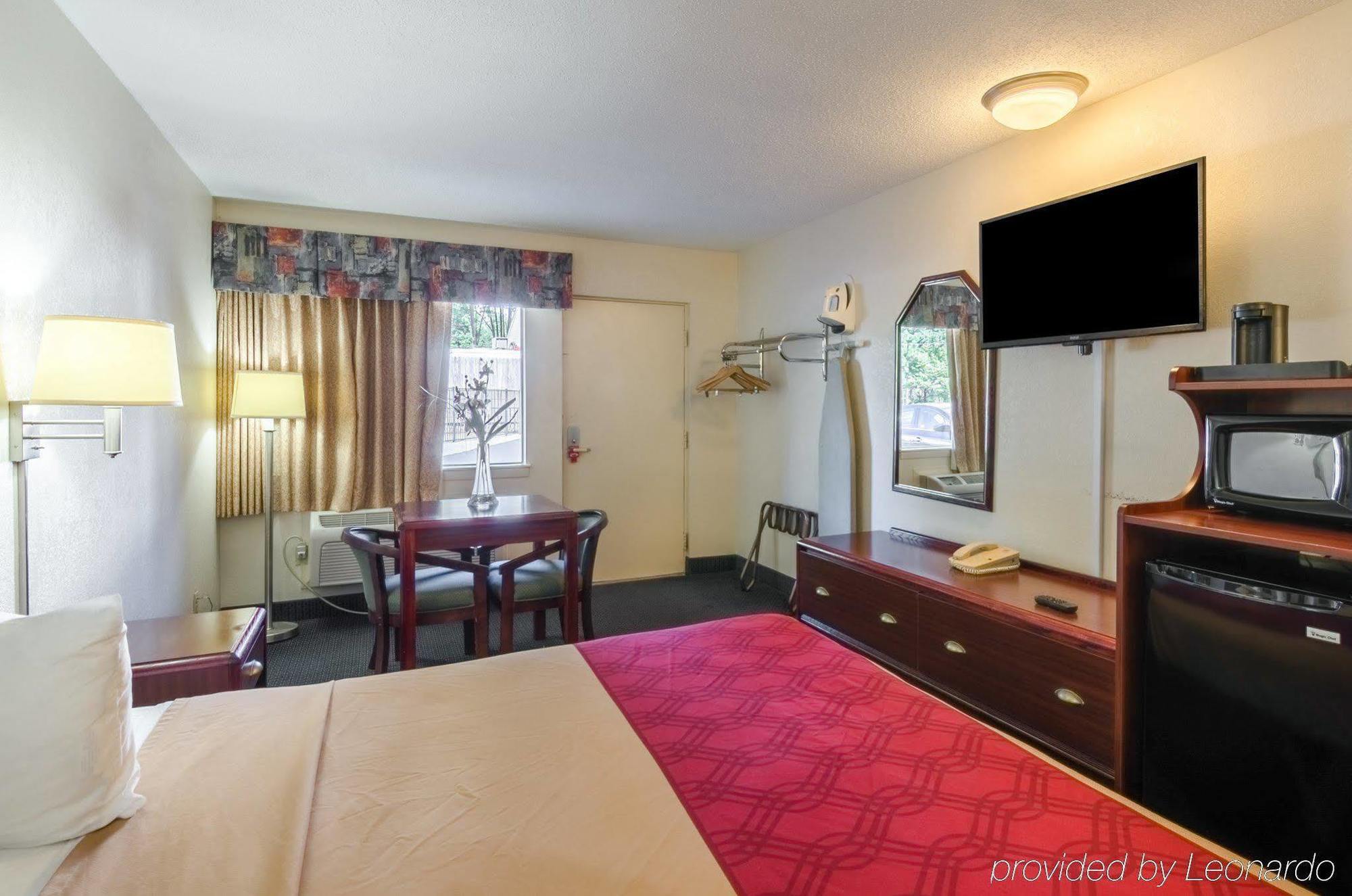 וויליאמסבורג Econo Lodge Historic Area מראה חיצוני תמונה