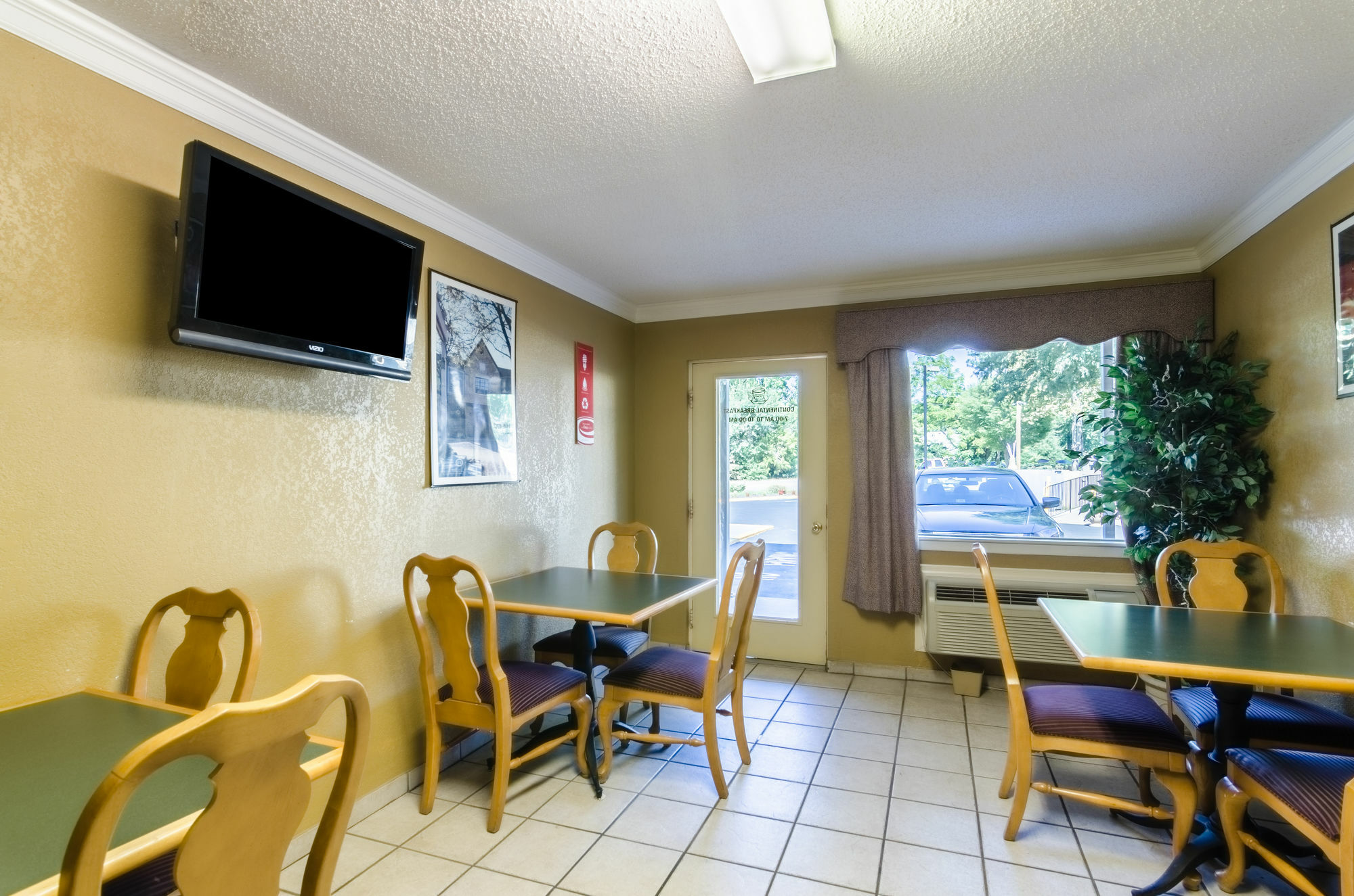 וויליאמסבורג Econo Lodge Historic Area מראה חיצוני תמונה